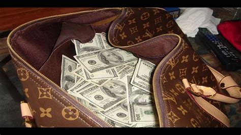 louis vuitton money bag